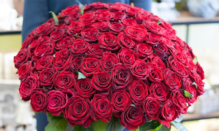 букет красных роз