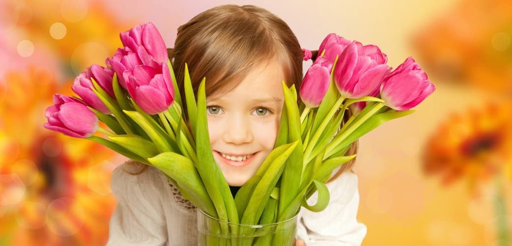 Какие цветы подарить на день воспитателя читайте на сайте Premium-flowers