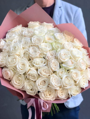 Белая роза Эквадор 70 см - 51 шт.