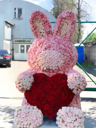 Заяц из роз (130 см)