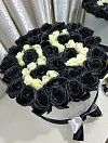 Черные розы с надписью в шляпной коробке фото 1