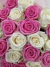 Букет из розовых и белых роз фото 2